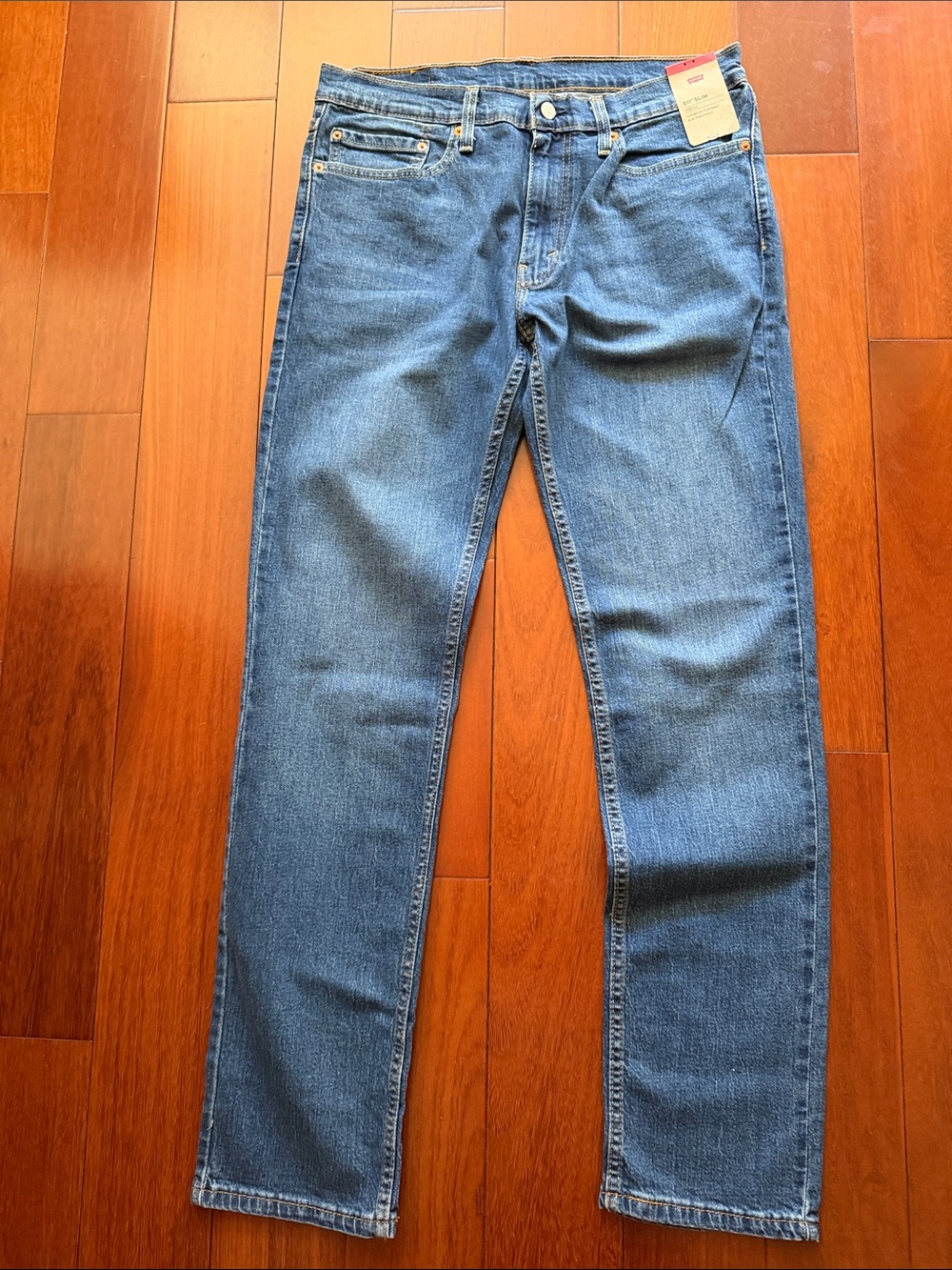 Levi's Slim Men's Jeans in Mid Blue Wash